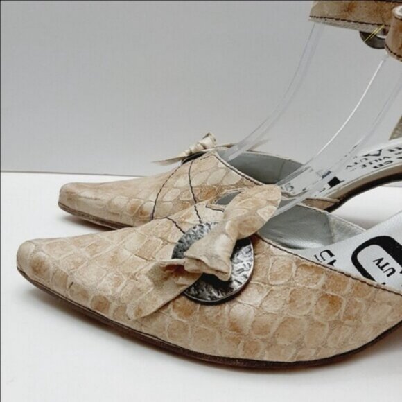UN TOUR EN VILLE Snake Pattern Beige Pointy Toe Heels Leather Shoes Sz 7.5 - 8 - Picture 9 of 16